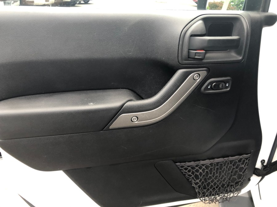 2014 Jeep Wrangler Unlimited 4WD 4dr Willys Wheeler, available for sale in Bristol, Connecticut | Bristol Auto Center LLC. Bristol, Connecticut 2014 Jeep Wrangler Unlimited 4WD 4dr Willys Wheeler, available for sale in Bristol, Connecticut | Bristol Auto Center LLC. Bristol, Connecticut