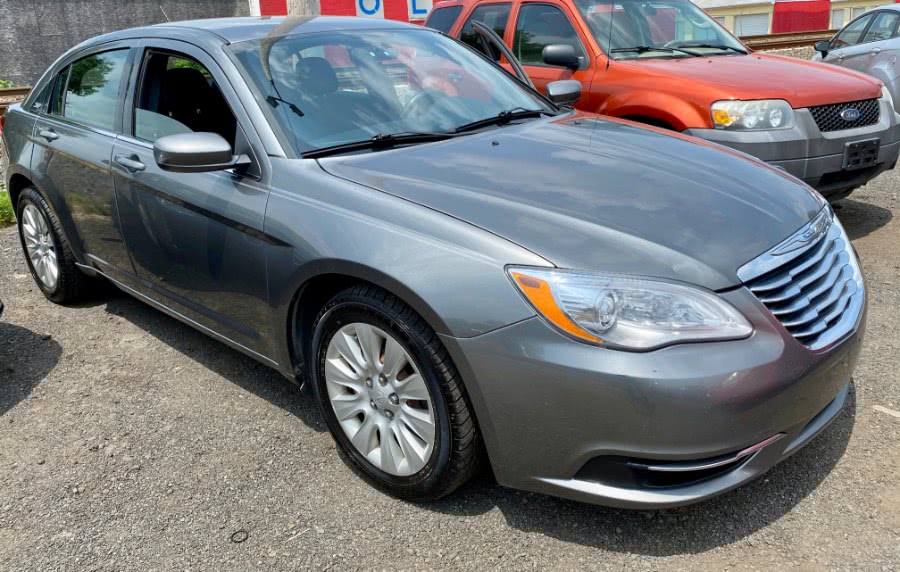 Used Chrysler 200 4dr Sdn LX 2012 | Wallingford Auto Center LLC. Wallingford, Connecticut