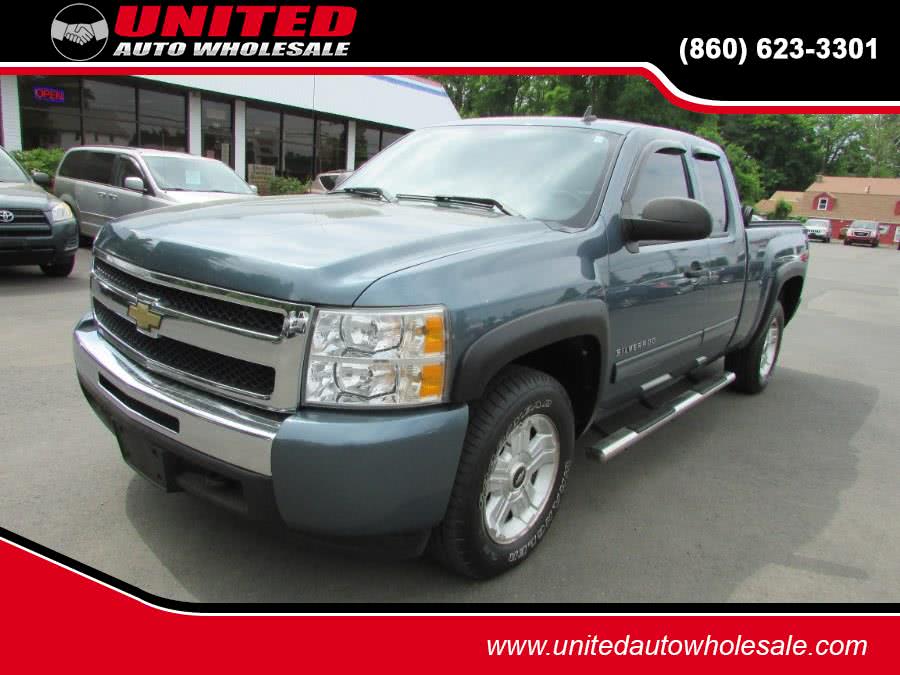 2010 Chevrolet Silverado 1500 4WD Ext Cab 143.5" LT, available for sale in East Windsor, Connecticut | United Auto Sales of E Windsor, Inc. East Windsor, Connecticut