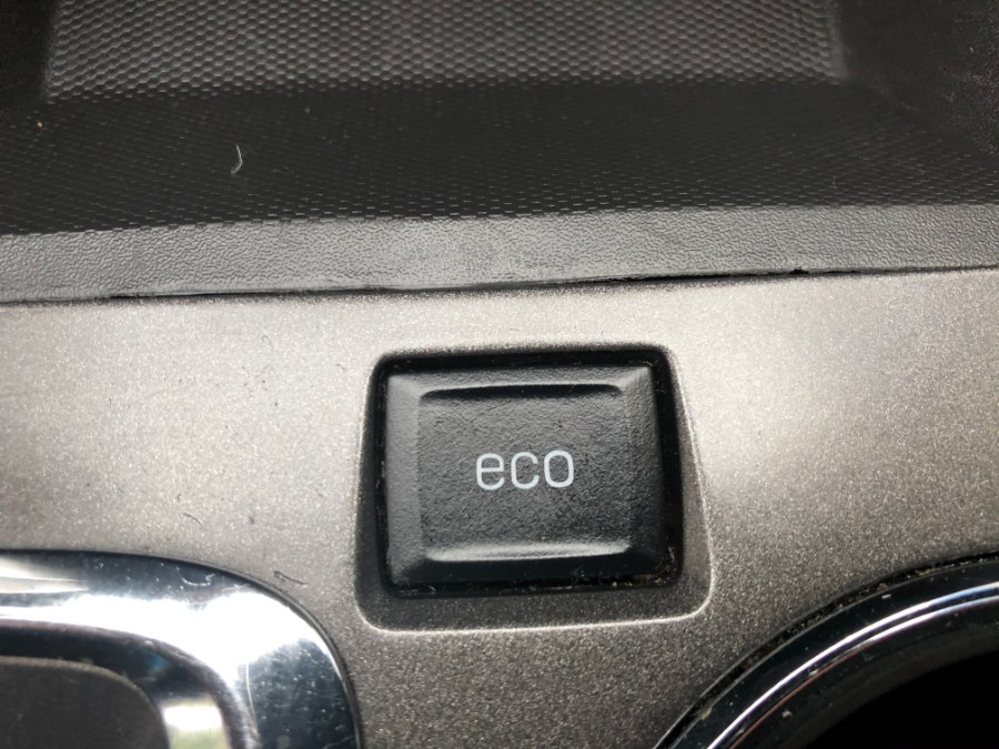 2011 Chevrolet Equinox AWD 4dr LT w/2LT, available for sale in Bristol, Connecticut | Bristol Auto Center LLC. Bristol, Connecticut 2011 Chevrolet Equinox AWD 4dr LT w/2LT, available for sale in Bristol, Connecticut | Bristol Auto Center LLC. Bristol, Connecticut