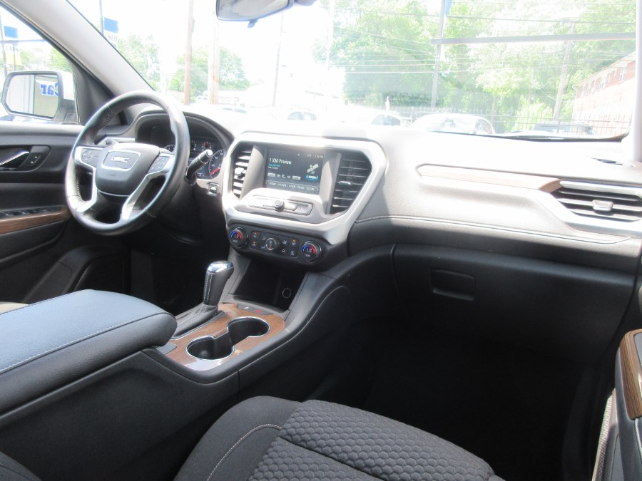 2017 GMC Acadia AWD 4dr SLE w/SLE-1 photo