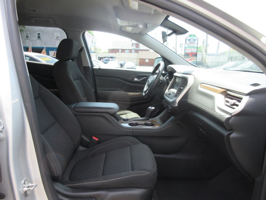 2017 GMC Acadia AWD 4dr SLE w/SLE-1 photo