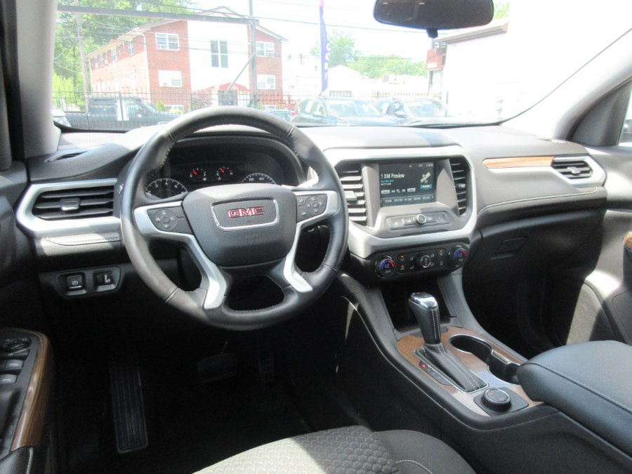 2017 GMC Acadia AWD 4dr SLE w/SLE-1 photo