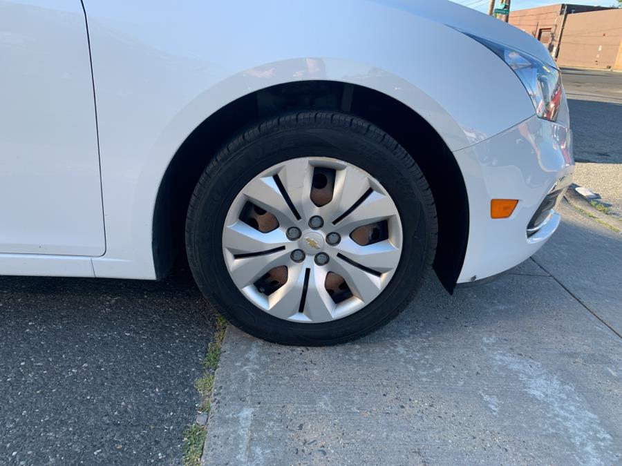 2016 Chevrolet Cruze Limited 4dr Sdn Auto LIMITED, available for sale in Inwood, New York | 5 Towns Drive. Inwood, New York 2016 Chevrolet Cruze Limited 4dr Sdn Auto LIMITED, available for sale in Inwood, New York | 5 Towns Drive. Inwood, New York