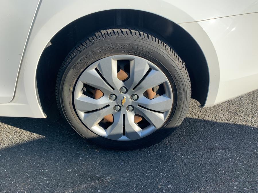 2016 Chevrolet Cruze Limited 4dr Sdn Auto LIMITED, available for sale in Inwood, New York | 5 Towns Drive. Inwood, New York 2016 Chevrolet Cruze Limited 4dr Sdn Auto LIMITED, available for sale in Inwood, New York | 5 Towns Drive. Inwood, New York