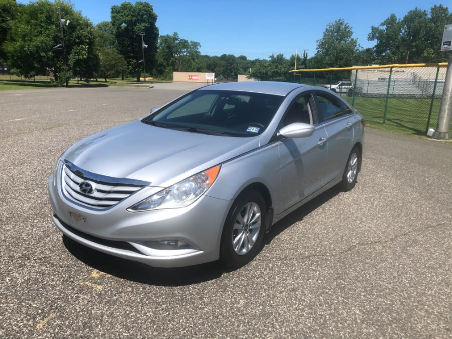 2013 Hyundai Sonata 4dr Sdn 2.4L Auto GLS, available for sale in Lyndhurst, New Jersey | Cars With Deals. Lyndhurst, New Jersey
