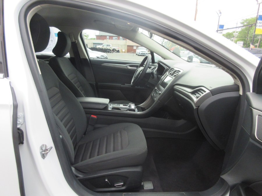 2017 Ford Fusion SE FWD, available for sale in Linden, New Jersey | Route 27 Auto Mall. Linden, New Jersey 2017 Ford Fusion SE FWD, available for sale in Linden, New Jersey | Route 27 Auto Mall. Linden, New Jersey