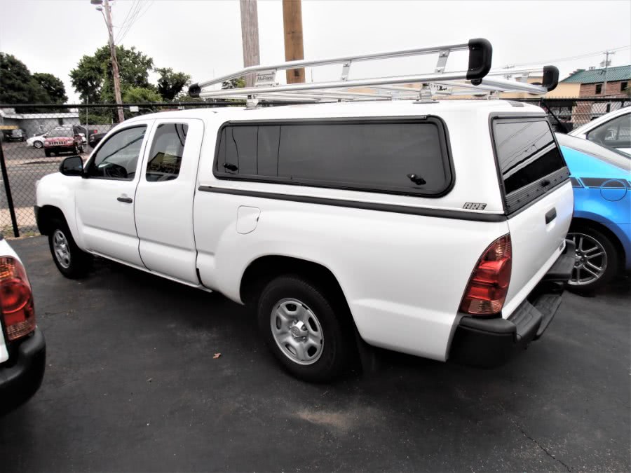 2015 Toyota Tacoma 4DOOR EXT 2WD Access Cab I4 AT (Natl), available for sale in COPIAGUE, New York | Warwick Auto Sales Inc. COPIAGUE, New York
