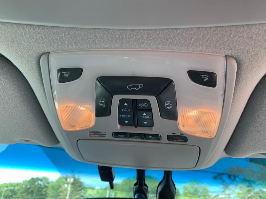 Used Toyota Sienna 5dr 7-Pass Van V6 Ltd AWD (Natl) 2013 | Mike And Tony Auto Sales, Inc. South Windsor, Connecticut Used Toyota Sienna 5dr 7-Pass Van V6 Ltd AWD (Natl) 2013 | Mike And Tony Auto Sales, Inc. South Windsor, Connecticut