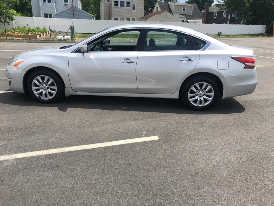 2014 Nissan Altima 4dr Sdn I4 2.5 S, available for sale in Bridgeport, Connecticut | CT Auto. Bridgeport, Connecticut 2014 Nissan Altima 4dr Sdn I4 2.5 S, available for sale in Bridgeport, Connecticut | CT Auto. Bridgeport, Connecticut