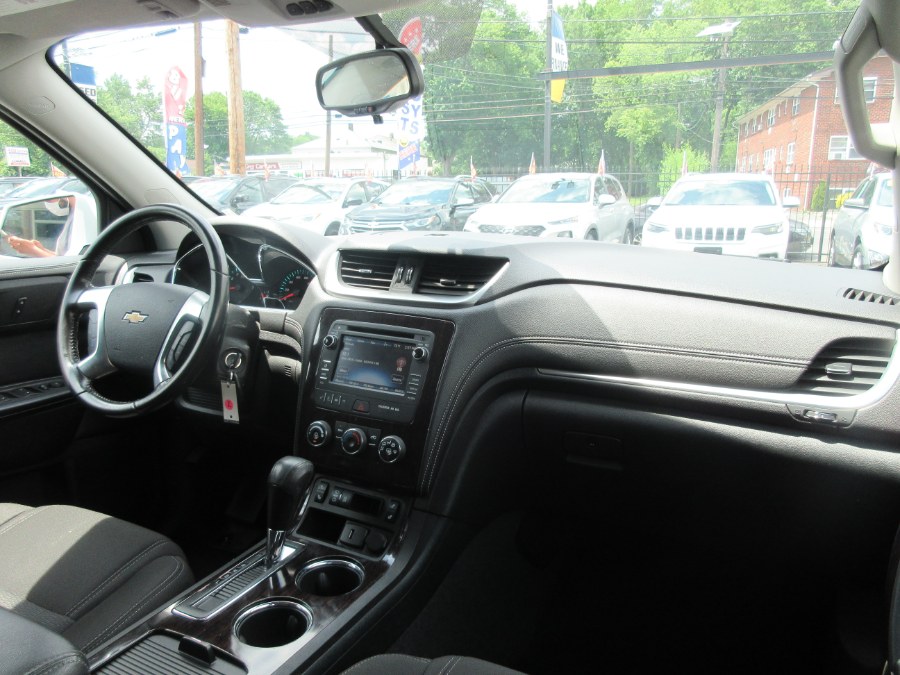 2017 Chevrolet Traverse AWD 4dr LT w/1LT, available for sale in Linden, New Jersey | Route 27 Auto Mall. Linden, New Jersey 2017 Chevrolet Traverse AWD 4dr LT w/1LT, available for sale in Linden, New Jersey | Route 27 Auto Mall. Linden, New Jersey