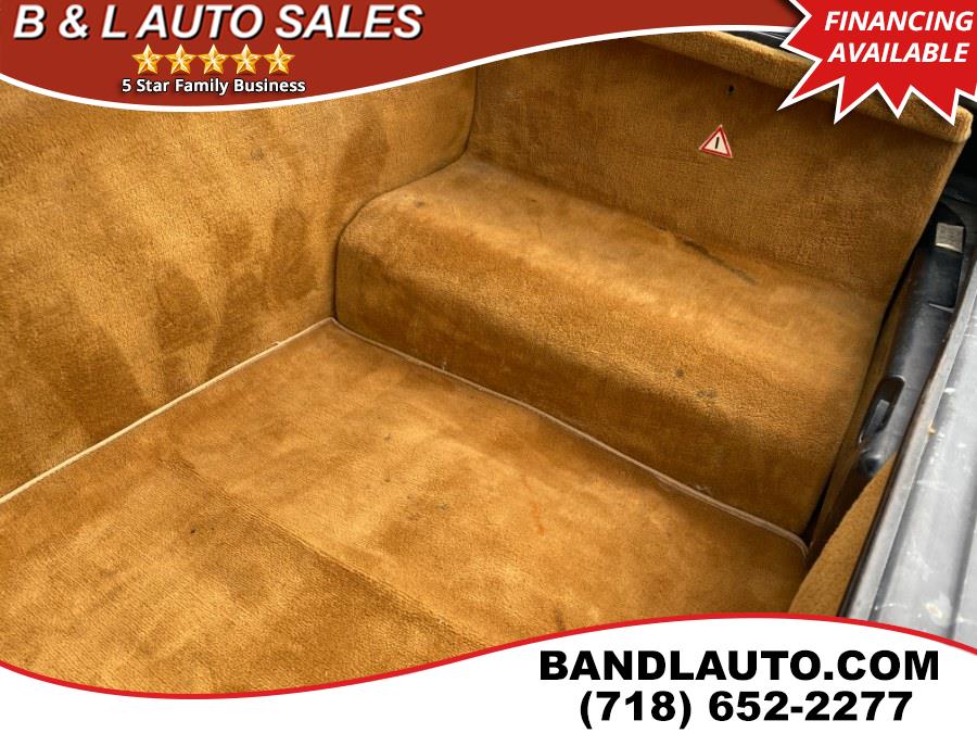 1989 Mercedes-Benz 560SL 2dr Roadster, available for sale in Bronx, New York | B & L Auto Sales LLC. Bronx, New York 1989 Mercedes-Benz 560SL 2dr Roadster, available for sale in Bronx, New York | B & L Auto Sales LLC. Bronx, New York