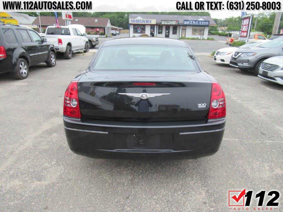 Used Chrysler 300 4dr Sdn Touring RWD 2010 | 112 Auto Sales. Patchogue, New York Used Chrysler 300 4dr Sdn Touring RWD 2010 | 112 Auto Sales. Patchogue, New York