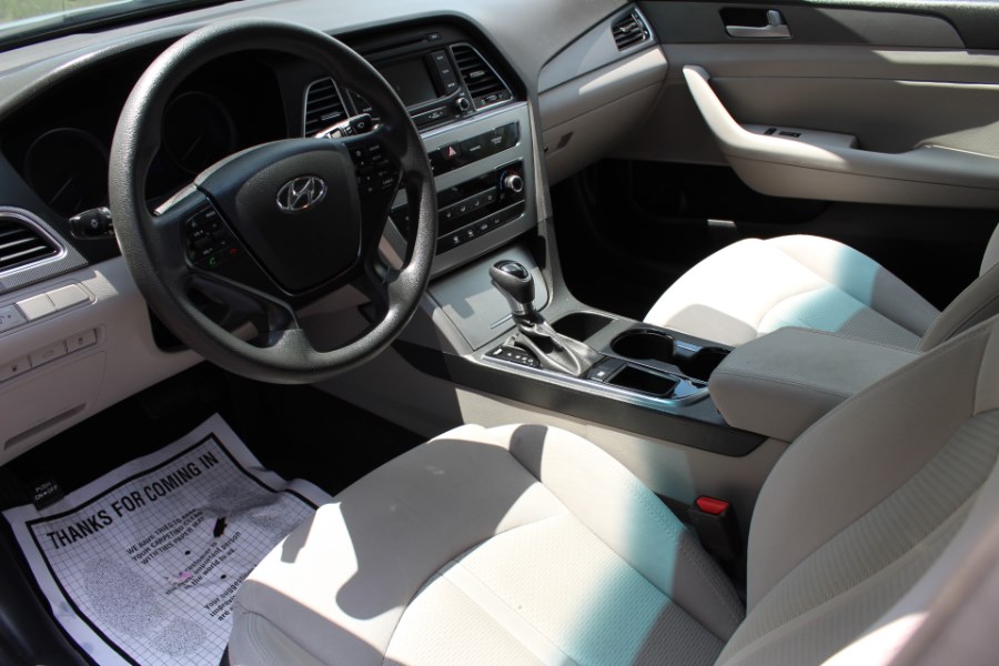 2015 Hyundai Sonata 4dr Sdn 2.4L SE, available for sale in Great Neck, New York | Great Neck Car Buyers & Sellers. Great Neck, New York 2015 Hyundai Sonata 4dr Sdn 2.4L SE, available for sale in Great Neck, New York | Great Neck Car Buyers & Sellers. Great Neck, New York