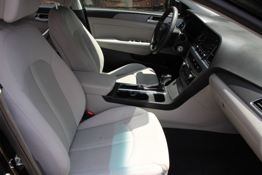 2015 Hyundai Sonata 4dr Sdn 2.4L SE, available for sale in Great Neck, New York | Great Neck Car Buyers & Sellers. Great Neck, New York 2015 Hyundai Sonata 4dr Sdn 2.4L SE, available for sale in Great Neck, New York | Great Neck Car Buyers & Sellers. Great Neck, New York
