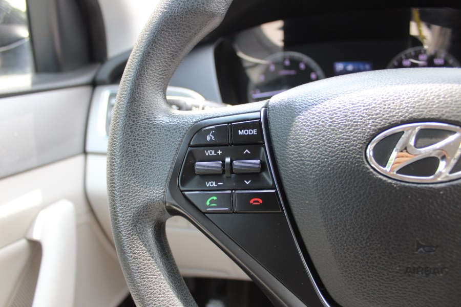 2015 Hyundai Sonata 4dr Sdn 2.4L SE, available for sale in Great Neck, New York | Great Neck Car Buyers & Sellers. Great Neck, New York 2015 Hyundai Sonata 4dr Sdn 2.4L SE, available for sale in Great Neck, New York | Great Neck Car Buyers & Sellers. Great Neck, New York