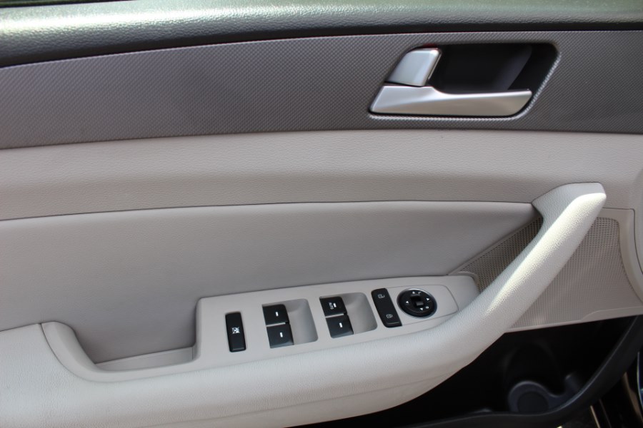 2015 Hyundai Sonata 4dr Sdn 2.4L SE, available for sale in Great Neck, New York | Great Neck Car Buyers & Sellers. Great Neck, New York 2015 Hyundai Sonata 4dr Sdn 2.4L SE, available for sale in Great Neck, New York | Great Neck Car Buyers & Sellers. Great Neck, New York