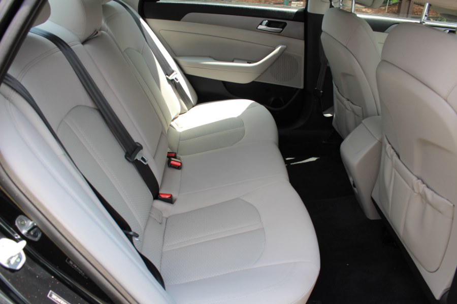2015 Hyundai Sonata 4dr Sdn 2.4L SE, available for sale in Great Neck, New York | Great Neck Car Buyers & Sellers. Great Neck, New York 2015 Hyundai Sonata 4dr Sdn 2.4L SE, available for sale in Great Neck, New York | Great Neck Car Buyers & Sellers. Great Neck, New York