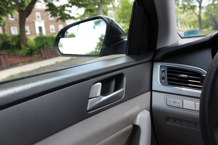 2015 Hyundai Sonata 4dr Sdn 2.4L SE, available for sale in Great Neck, New York | Great Neck Car Buyers & Sellers. Great Neck, New York 2015 Hyundai Sonata 4dr Sdn 2.4L SE, available for sale in Great Neck, New York | Great Neck Car Buyers & Sellers. Great Neck, New York