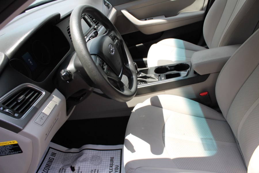 2015 Hyundai Sonata 4dr Sdn 2.4L SE, available for sale in Great Neck, New York | Great Neck Car Buyers & Sellers. Great Neck, New York 2015 Hyundai Sonata 4dr Sdn 2.4L SE, available for sale in Great Neck, New York | Great Neck Car Buyers & Sellers. Great Neck, New York