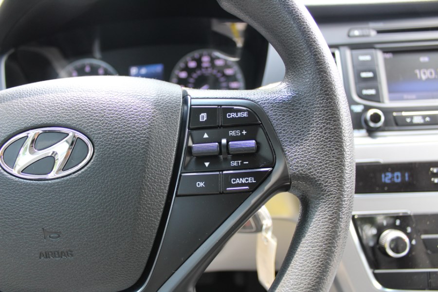 2015 Hyundai Sonata 4dr Sdn 2.4L SE, available for sale in Great Neck, New York | Great Neck Car Buyers & Sellers. Great Neck, New York 2015 Hyundai Sonata 4dr Sdn 2.4L SE, available for sale in Great Neck, New York | Great Neck Car Buyers & Sellers. Great Neck, New York