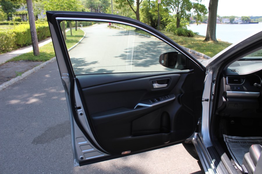2015 Toyota Camry 4dr Sdn I4 Auto SE, available for sale in Great Neck, New York | Great Neck Car Buyers & Sellers. Great Neck, New York 2015 Toyota Camry 4dr Sdn I4 Auto SE, available for sale in Great Neck, New York | Great Neck Car Buyers & Sellers. Great Neck, New York