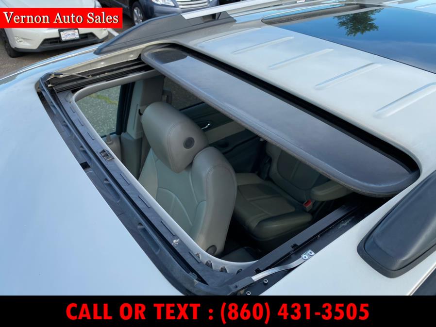 2013 GMC Acadia AWD 4dr SLT w/SLT-1, available for sale in Manchester, Connecticut | Vernon Auto Sale & Service. Manchester, Connecticut 2013 GMC Acadia AWD 4dr SLT w/SLT-1, available for sale in Manchester, Connecticut | Vernon Auto Sale & Service. Manchester, Connecticut