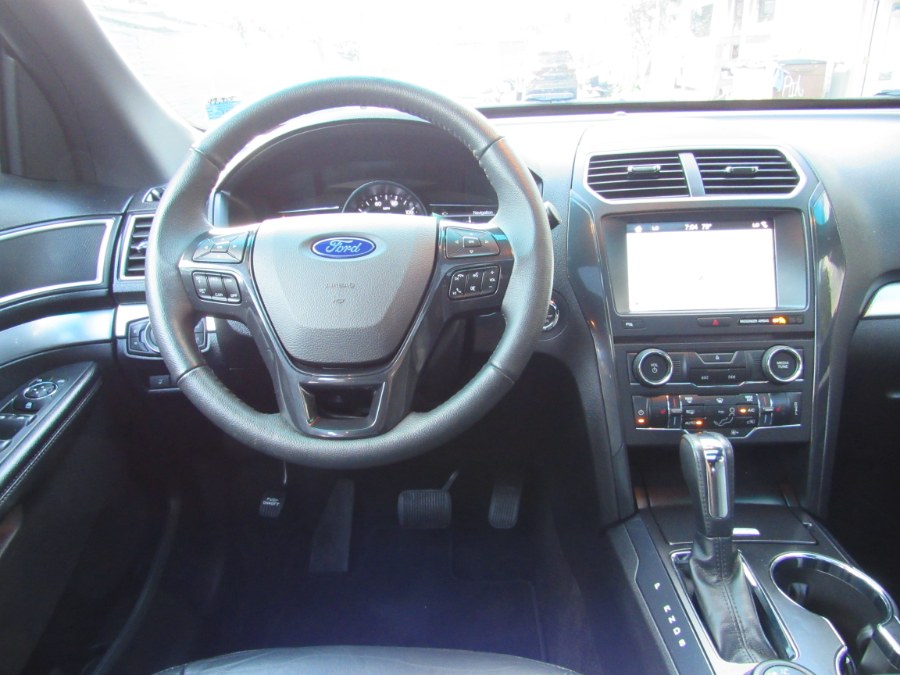 2017 Ford Explorer XLT 4WD PANO/NAVI, available for sale in Middle Village, New York | Road Masters II INC. Middle Village, New York 2017 Ford Explorer XLT 4WD PANO/NAVI, available for sale in Middle Village, New York | Road Masters II INC. Middle Village, New York