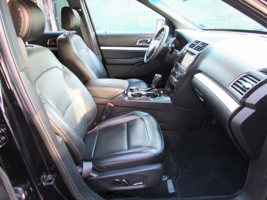 2017 Ford Explorer XLT 4WD PANO/NAVI, available for sale in Middle Village, New York | Road Masters II INC. Middle Village, New York 2017 Ford Explorer XLT 4WD PANO/NAVI, available for sale in Middle Village, New York | Road Masters II INC. Middle Village, New York