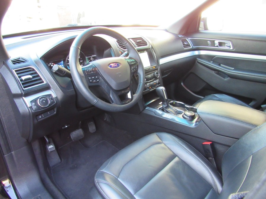 2017 Ford Explorer XLT 4WD PANO/NAVI, available for sale in Middle Village, New York | Road Masters II INC. Middle Village, New York 2017 Ford Explorer XLT 4WD PANO/NAVI, available for sale in Middle Village, New York | Road Masters II INC. Middle Village, New York