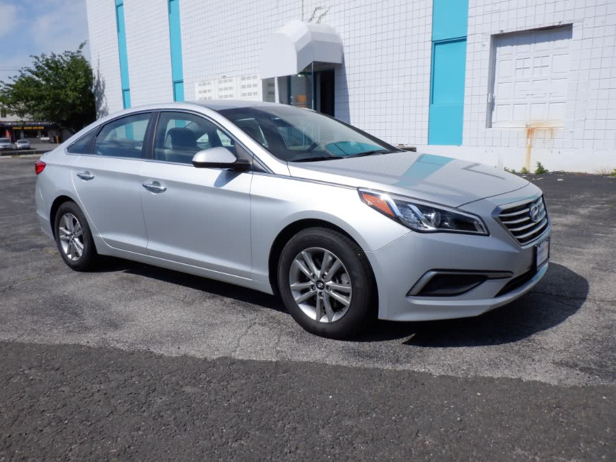 2017 Hyundai Sonata SE 2.4L, available for sale in Milford, Connecticut | Dealertown Auto Wholesalers. Milford, Connecticut