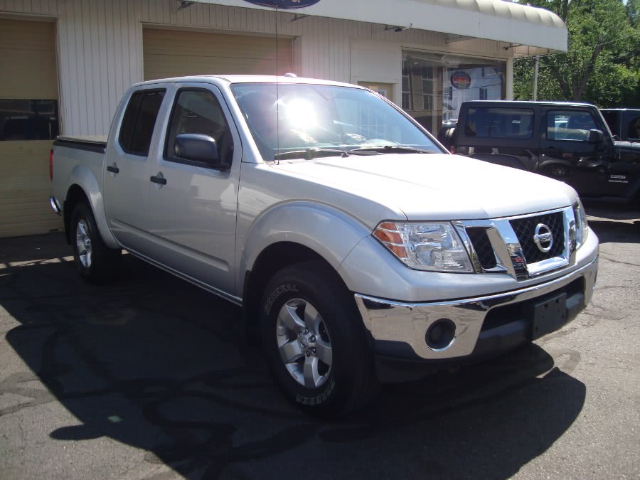 2011 Nissan Frontier 4WD Crew Cab SWB Auto SV, available for sale in Manchester, Connecticut | Yara Motors. Manchester, Connecticut