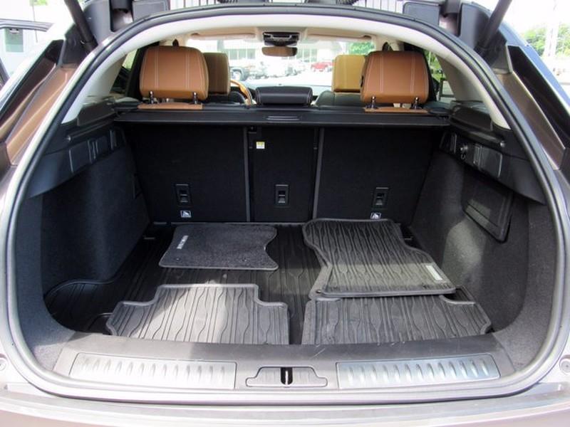 2018 Land Rover Range Rover Velar R-Dynamic SE, available for sale in Maple Shade, New Jersey | Car Revolution. Maple Shade, New Jersey 2018 Land Rover Range Rover Velar R-Dynamic SE, available for sale in Maple Shade, New Jersey | Car Revolution. Maple Shade, New Jersey