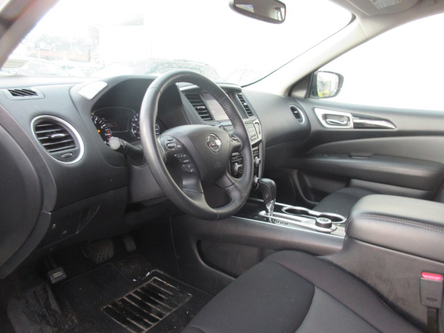 2018 Nissan Pathfinder 4x4 SV, available for sale in Linden, New Jersey | Route 27 Auto Mall. Linden, New Jersey 2018 Nissan Pathfinder 4x4 SV, available for sale in Linden, New Jersey | Route 27 Auto Mall. Linden, New Jersey