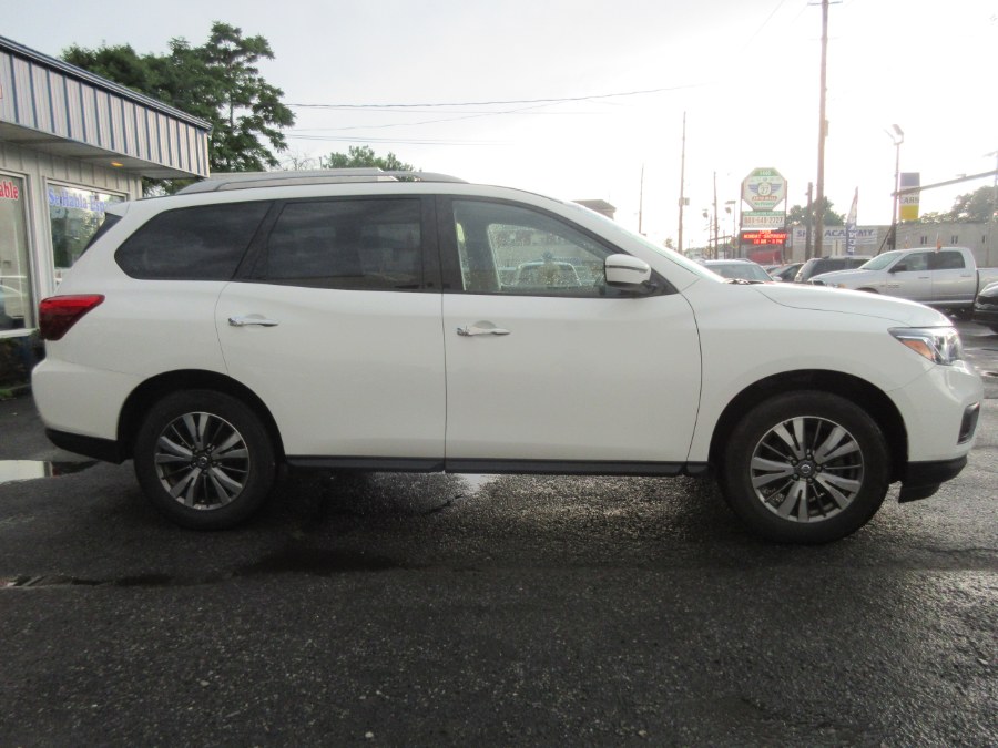 2018 Nissan Pathfinder 4x4 SV, available for sale in Linden, New Jersey | Route 27 Auto Mall. Linden, New Jersey 2018 Nissan Pathfinder 4x4 SV, available for sale in Linden, New Jersey | Route 27 Auto Mall. Linden, New Jersey