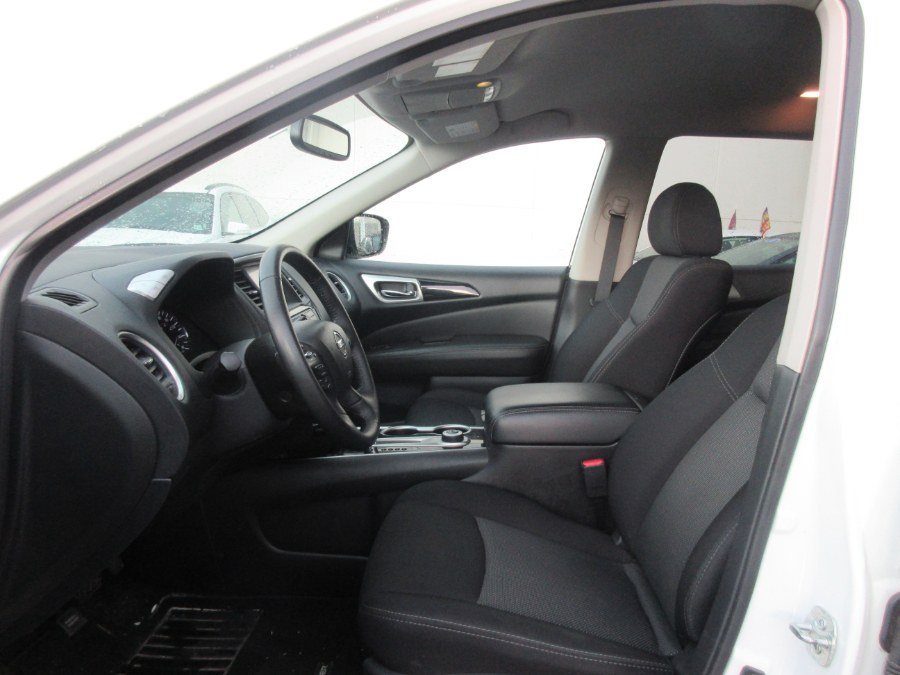 2018 Nissan Pathfinder 4x4 SV, available for sale in Linden, New Jersey | Route 27 Auto Mall. Linden, New Jersey 2018 Nissan Pathfinder 4x4 SV, available for sale in Linden, New Jersey | Route 27 Auto Mall. Linden, New Jersey