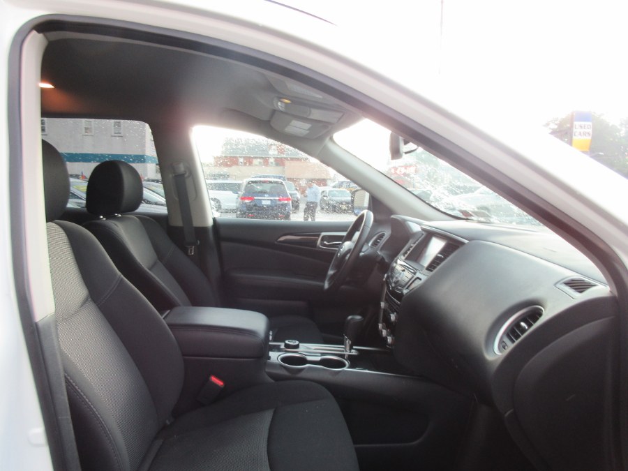 2018 Nissan Pathfinder 4x4 SV, available for sale in Linden, New Jersey | Route 27 Auto Mall. Linden, New Jersey 2018 Nissan Pathfinder 4x4 SV, available for sale in Linden, New Jersey | Route 27 Auto Mall. Linden, New Jersey