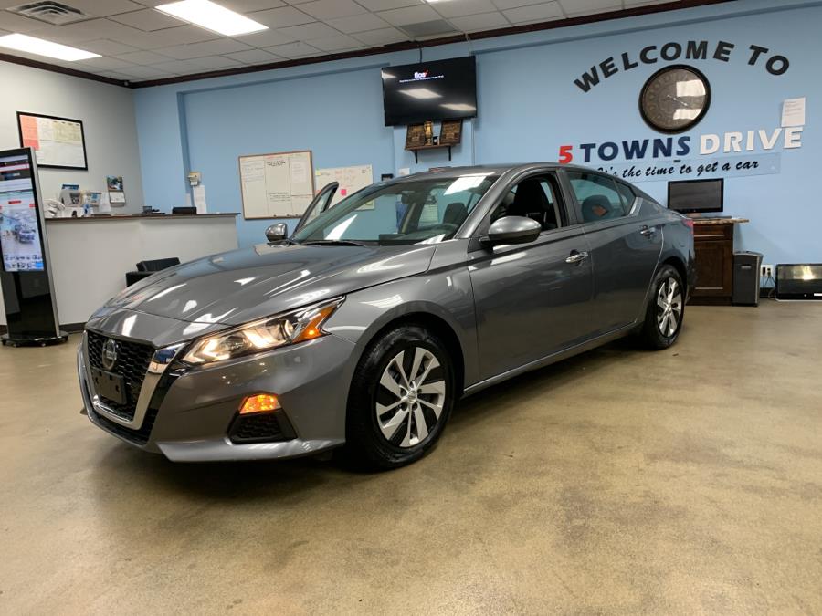 2019 Nissan Altima 2.5 SR Sedan, available for sale in Inwood, New York | 5 Towns Drive. Inwood, New York 2019 Nissan Altima 2.5 SR Sedan, available for sale in Inwood, New York | 5 Towns Drive. Inwood, New York