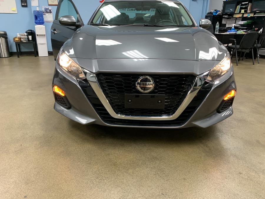 2019 Nissan Altima 2.5 SR Sedan, available for sale in Inwood, New York | 5 Towns Drive. Inwood, New York 2019 Nissan Altima 2.5 SR Sedan, available for sale in Inwood, New York | 5 Towns Drive. Inwood, New York