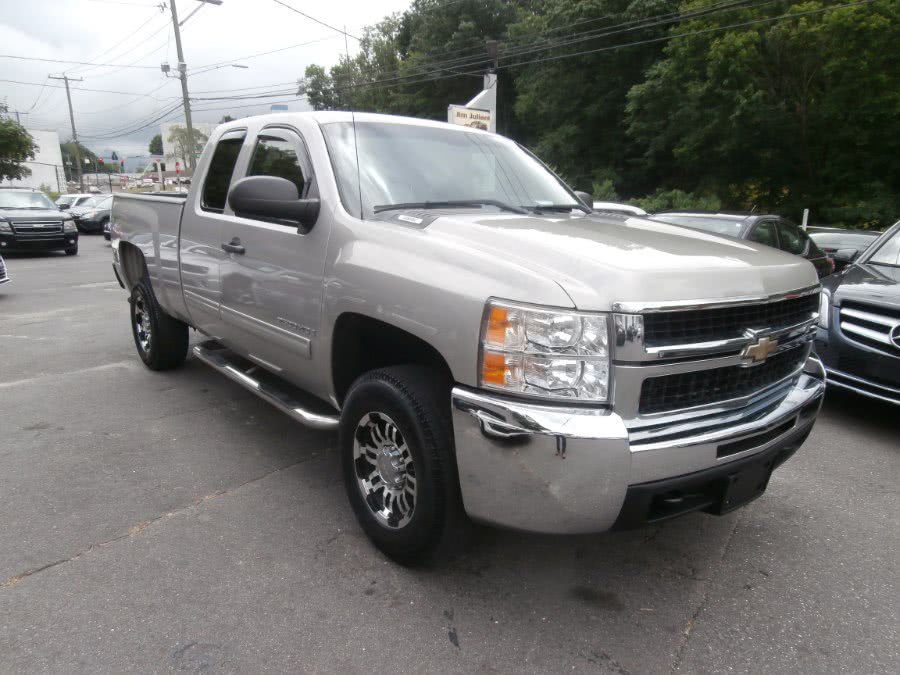 2009 Chevrolet Silverado 2500HD 4WD Ext Cab 143.5" LT, available for sale in Waterbury, Connecticut | Jim Juliani Motors. Waterbury, Connecticut