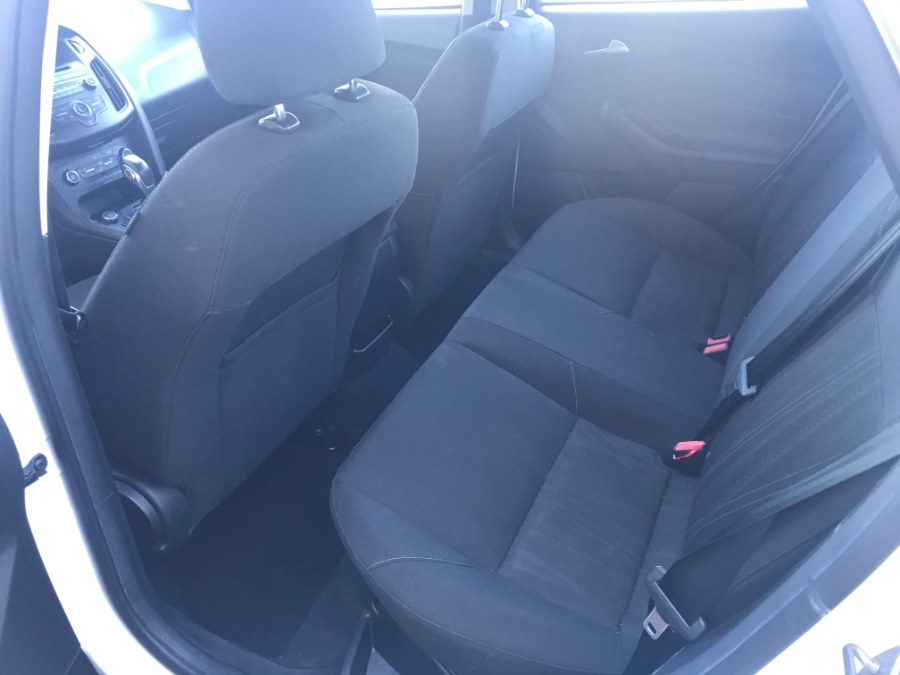 2015 Ford Focus 4dr Sdn SE, available for sale in Warwick, Rhode Island | Premier Automotive Sales. Warwick, Rhode Island 2015 Ford Focus 4dr Sdn SE, available for sale in Warwick, Rhode Island | Premier Automotive Sales. Warwick, Rhode Island