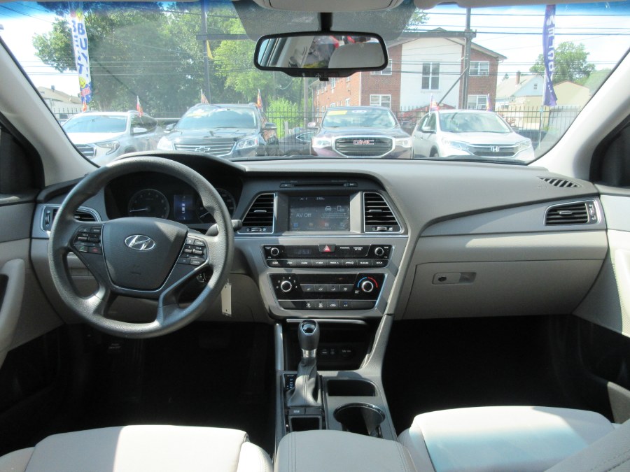 Used Hyundai Sonata 2.4L SE PZEV 2017 | Route 27 Auto Mall. Linden, New Jersey Used Hyundai Sonata 2.4L SE PZEV 2017 | Route 27 Auto Mall. Linden, New Jersey
