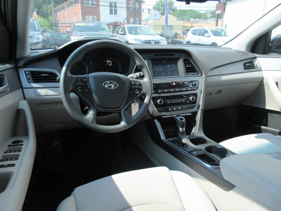 Used Hyundai Sonata 2.4L SE PZEV 2017 | Route 27 Auto Mall. Linden, New Jersey Used Hyundai Sonata 2.4L SE PZEV 2017 | Route 27 Auto Mall. Linden, New Jersey