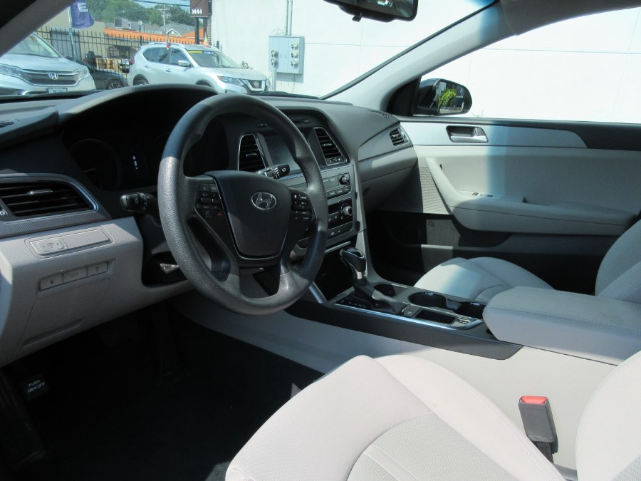 Used Hyundai Sonata 2.4L SE PZEV 2017 | Route 27 Auto Mall. Linden, New Jersey Used Hyundai Sonata 2.4L SE PZEV 2017 | Route 27 Auto Mall. Linden, New Jersey