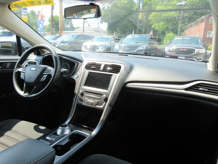 2017 Ford Fusion SE FWD, available for sale in Linden, New Jersey | Route 27 Auto Mall. Linden, New Jersey 2017 Ford Fusion SE FWD, available for sale in Linden, New Jersey | Route 27 Auto Mall. Linden, New Jersey