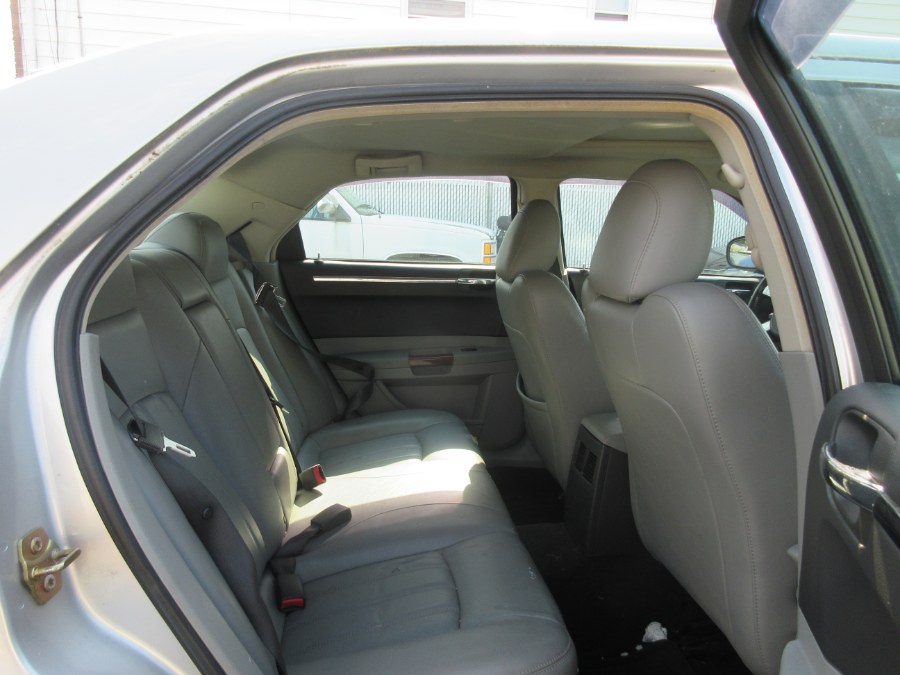 2006 Chrysler 300 4dr Sdn 300C AWD, available for sale in Linden, New Jersey | Route 27 Auto Mall. Linden, New Jersey 2006 Chrysler 300 4dr Sdn 300C AWD, available for sale in Linden, New Jersey | Route 27 Auto Mall. Linden, New Jersey