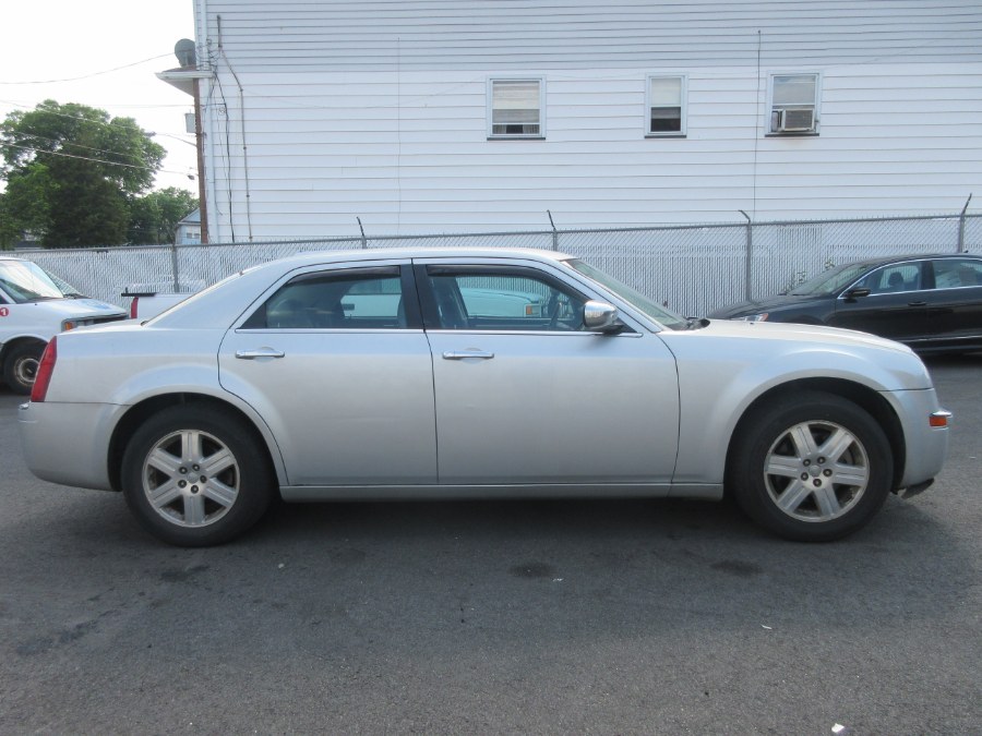 2006 Chrysler 300 4dr Sdn 300C AWD, available for sale in Linden, New Jersey | Route 27 Auto Mall. Linden, New Jersey 2006 Chrysler 300 4dr Sdn 300C AWD, available for sale in Linden, New Jersey | Route 27 Auto Mall. Linden, New Jersey