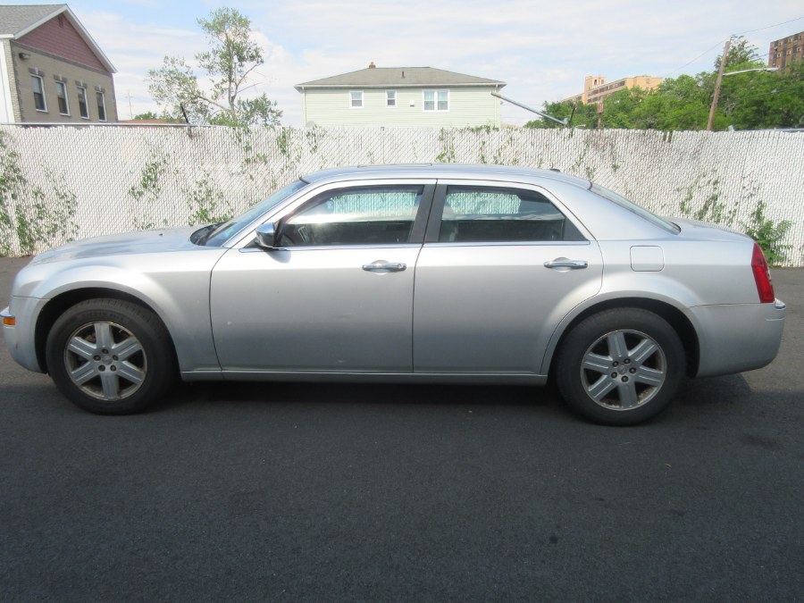 2006 Chrysler 300 4dr Sdn 300C AWD, available for sale in Linden, New Jersey | Route 27 Auto Mall. Linden, New Jersey 2006 Chrysler 300 4dr Sdn 300C AWD, available for sale in Linden, New Jersey | Route 27 Auto Mall. Linden, New Jersey