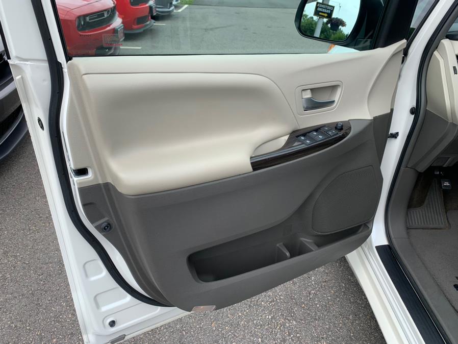 2015 Toyota Sienna 5dr 7-Pass Van XLE AAS FWD (Natl), available for sale in South Windsor, Connecticut | Mike And Tony Auto Sales, Inc. South Windsor, Connecticut 2015 Toyota Sienna 5dr 7-Pass Van XLE AAS FWD (Natl), available for sale in South Windsor, Connecticut | Mike And Tony Auto Sales, Inc. South Windsor, Connecticut