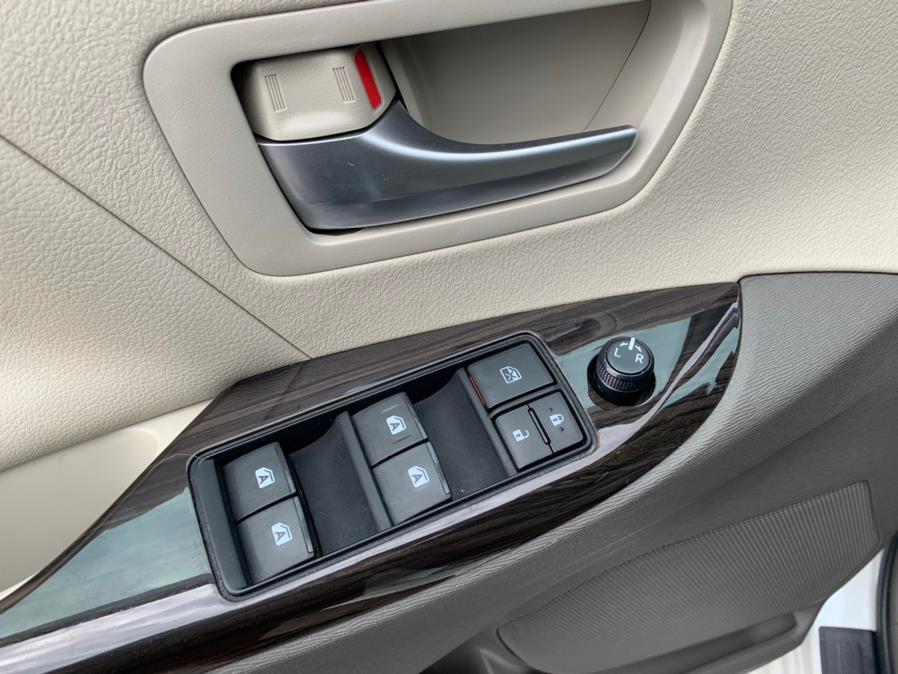 2015 Toyota Sienna 5dr 7-Pass Van XLE AAS FWD (Natl), available for sale in South Windsor, Connecticut | Mike And Tony Auto Sales, Inc. South Windsor, Connecticut 2015 Toyota Sienna 5dr 7-Pass Van XLE AAS FWD (Natl), available for sale in South Windsor, Connecticut | Mike And Tony Auto Sales, Inc. South Windsor, Connecticut